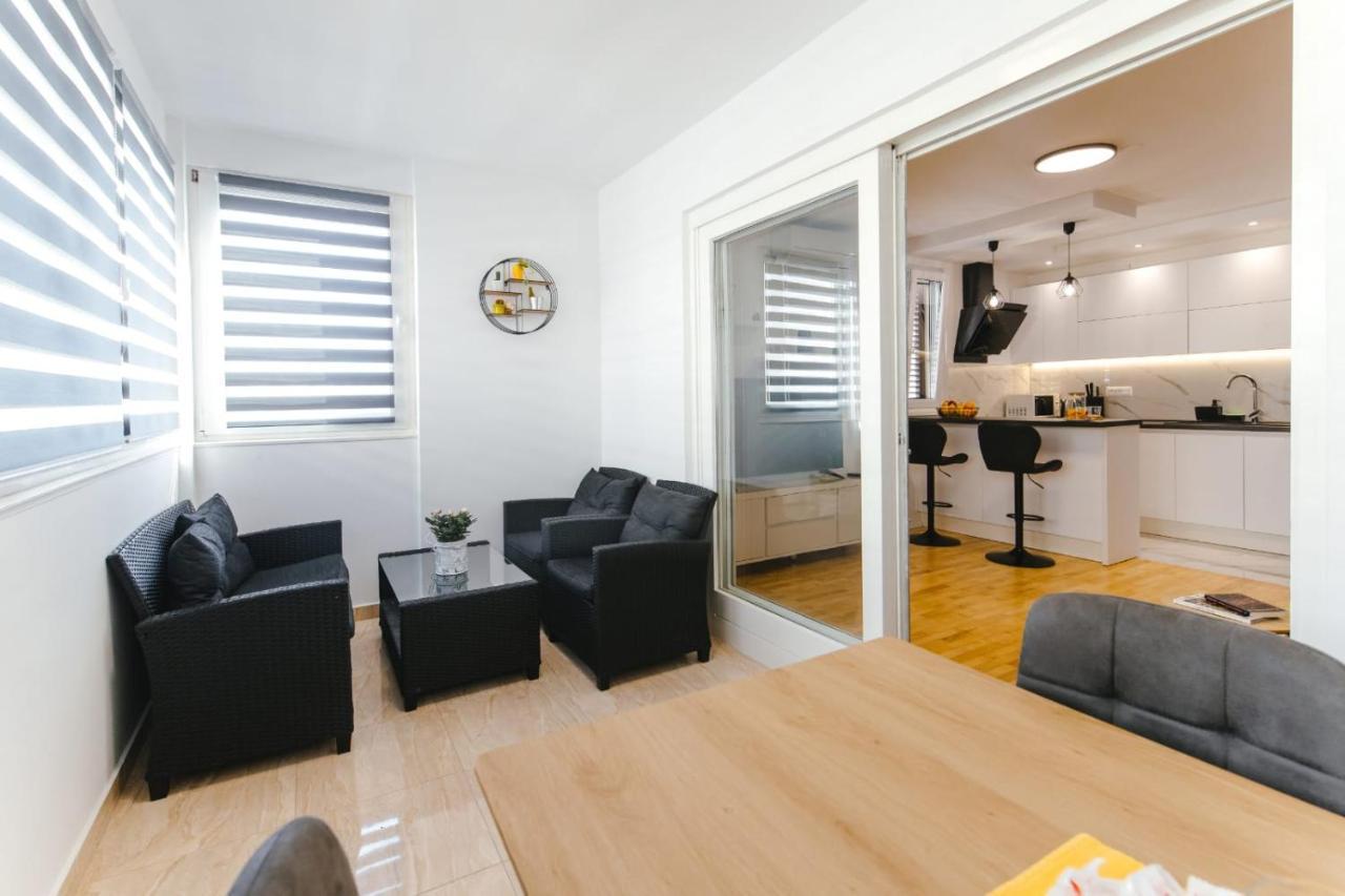 Apartment Bozic Omis Exterior photo