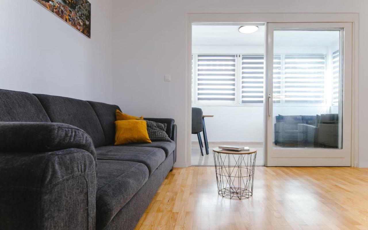 Apartment Bozic Omis Exterior photo