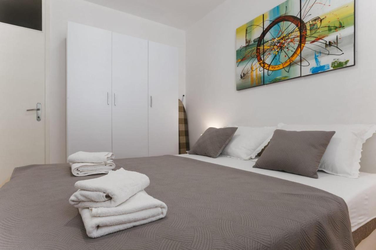 Apartment Bozic Omis Exterior photo